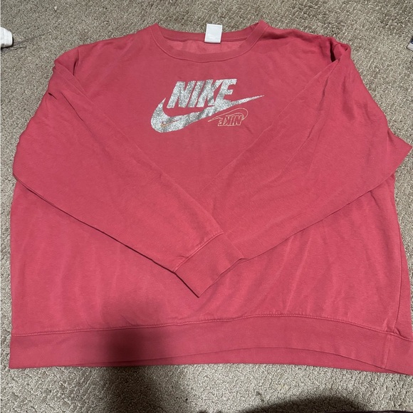 Nike sweatshirt - Picture 1 of 3